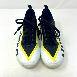 Umbro Boy’s Athletic Cleats Size 12 Excellent Condition